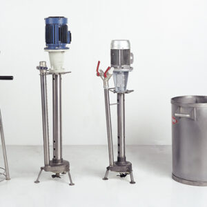 Agitador trípode 0,75 kw<br/>bomba vertical 1,5 KW / bomba vertical 0,75 KW / depósito acero inox. Ø400 x H600 con alojamiento para tamiz